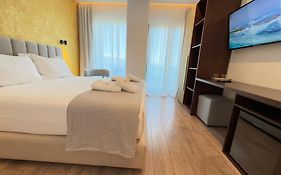 The Queen'S Lion Premium Hotel